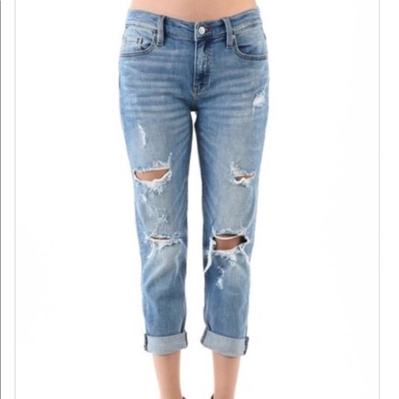 CLEARANCE ✨Low Rise Girlfriend Distressed Jeans - Picture 2 of 8